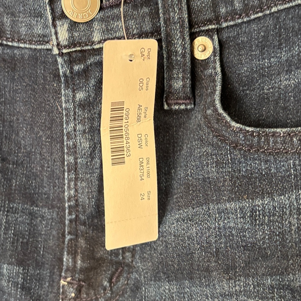 J. Crew Women's Vintage Straight Jeans with Red Velvet Trim Women’s 24 New - Picture 3 of 7